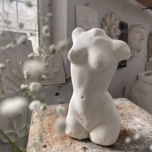 Sculpture d'un buste féminin